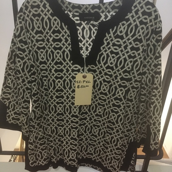 Jones Wear Petite XL tunic top in black and White - Picture 5 of 7